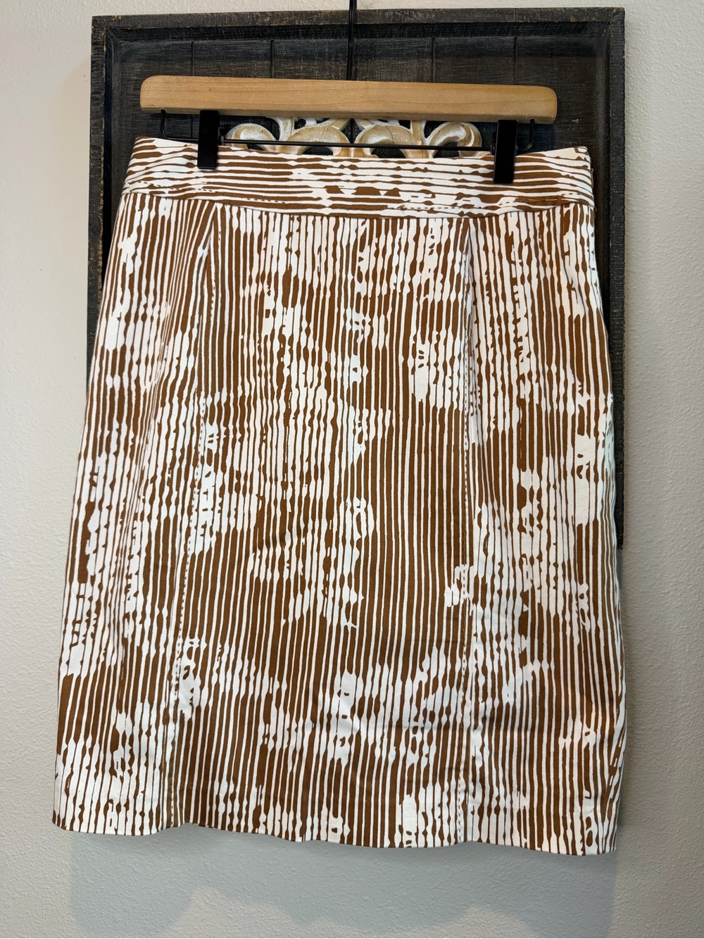 Jones New York Stretch Chocolate Brown and White Patterned Skirt